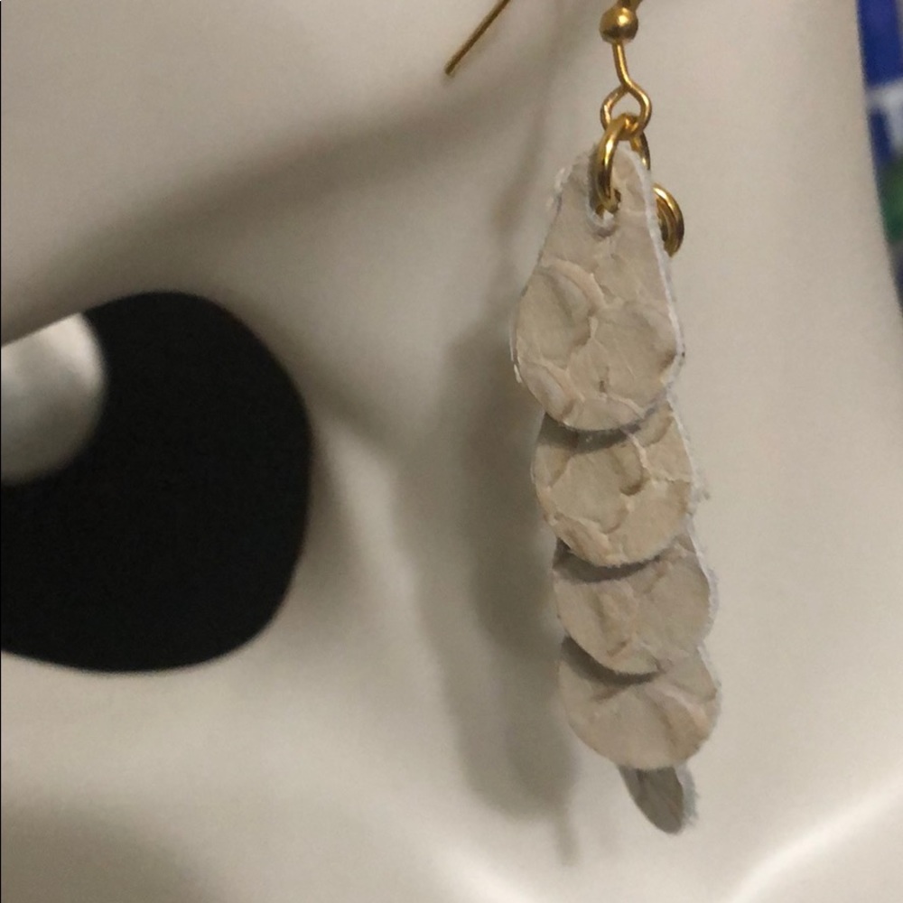 Beige leather earrings